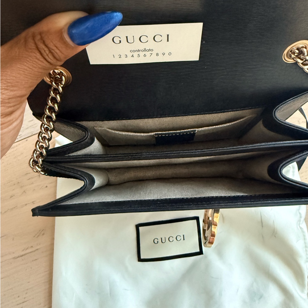 Gucci Black Leather Crossbody Bag with Gold Chain - Picture 5 of 6